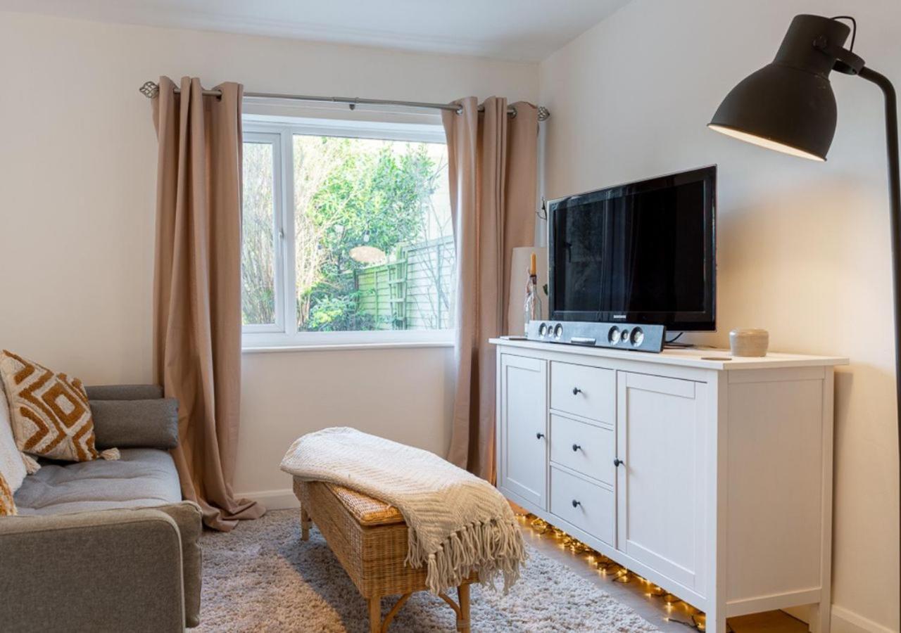 Modern 2 Bd W/ Garden In The Heart Of Tetbury! Villa Exterior photo